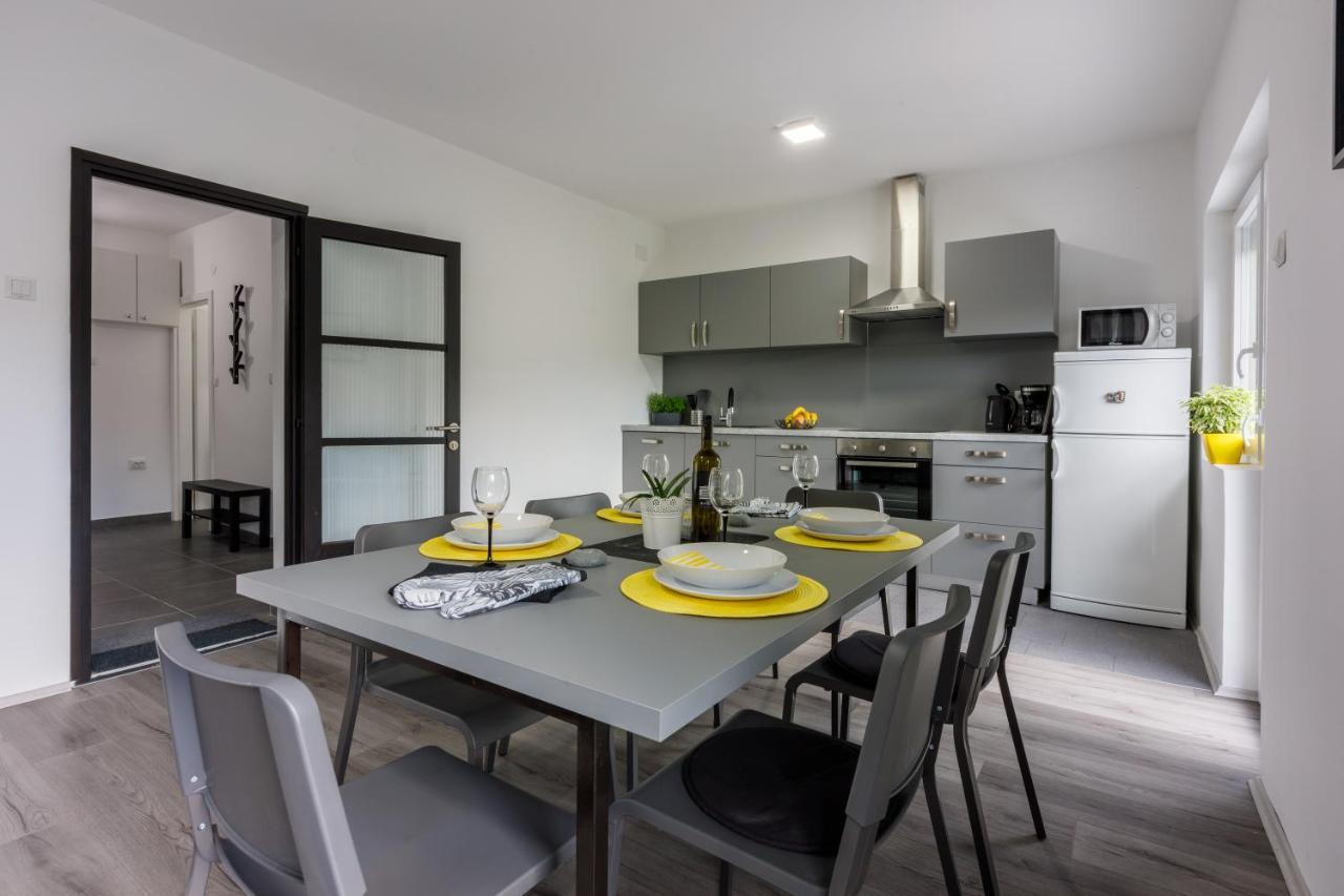 Holiday House Dino Bribir  Εξωτερικό φωτογραφία