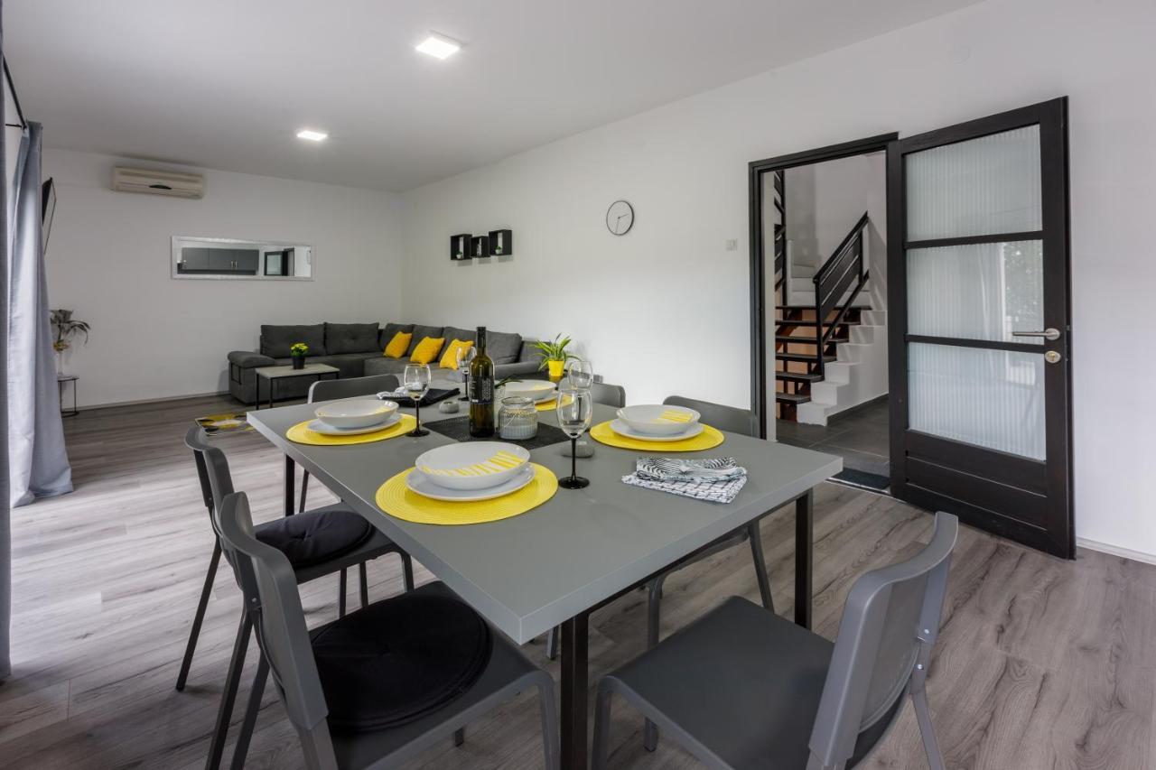 Holiday House Dino Bribir  Εξωτερικό φωτογραφία